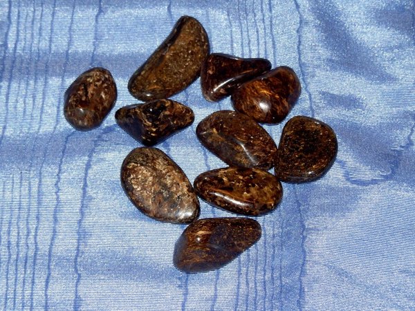 Bronzit Trommelsteine aus Brasilien